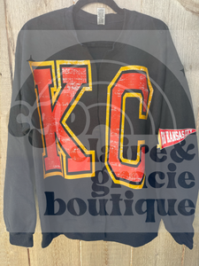 KC oversized graphic pennant sleeve SPLIT CARDIGAN SWEATSHIRT |