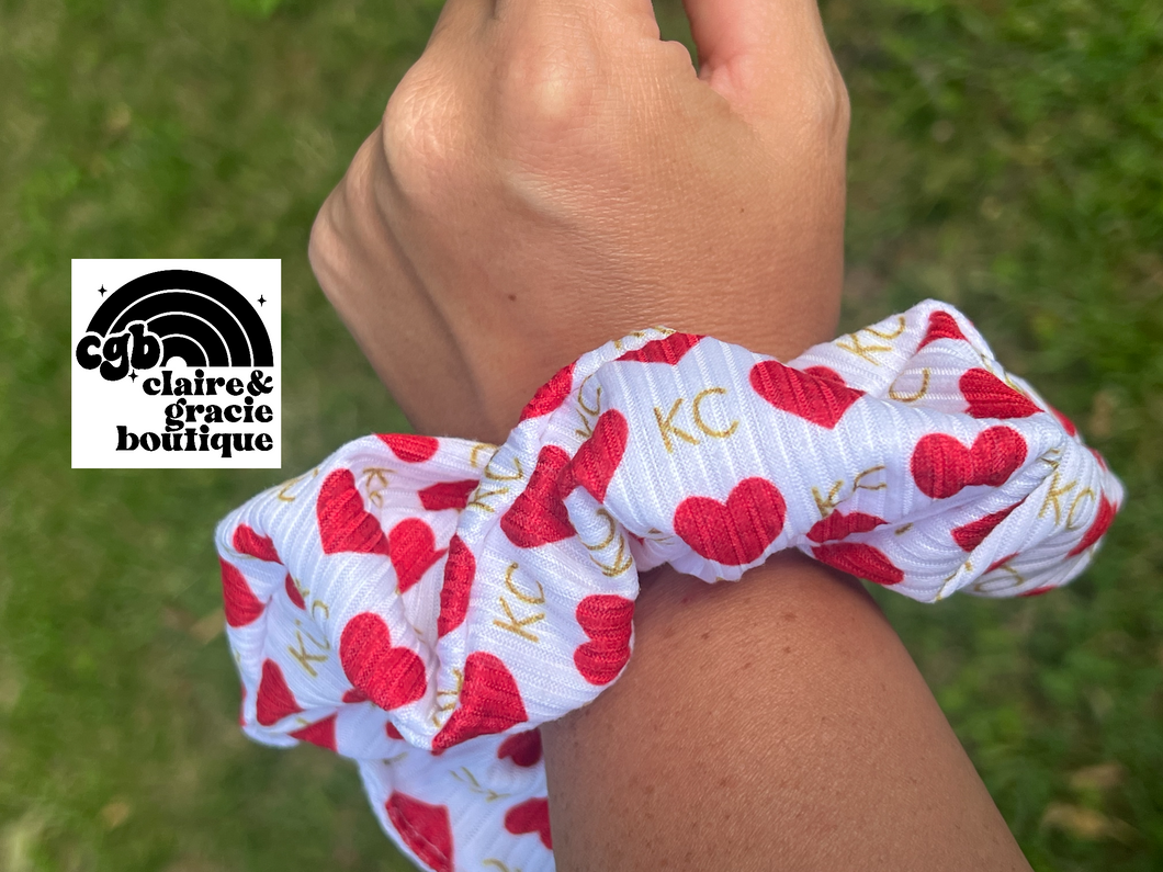 KC White Heart Ribbed Oversized Scrunchies |